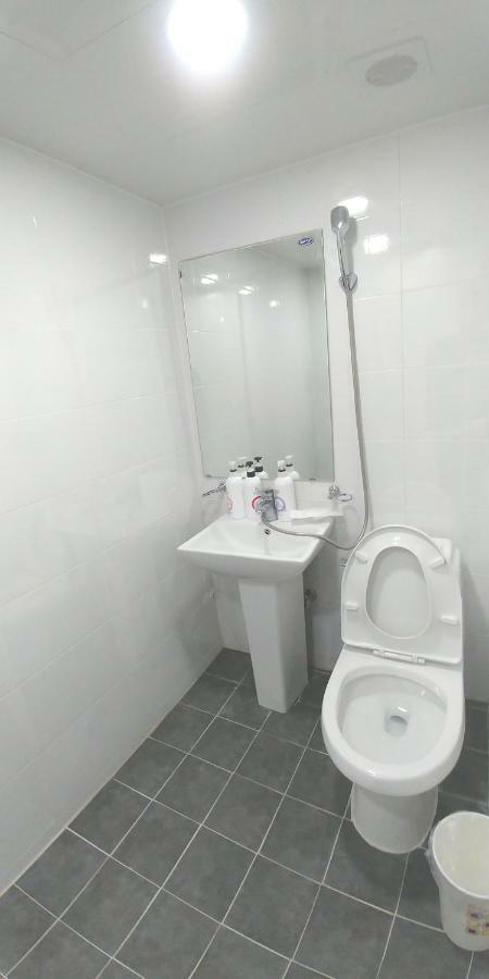 Toy Guesthouse Сеул Экстерьер фото