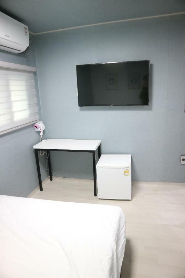 Toy Guesthouse Сеул Экстерьер фото