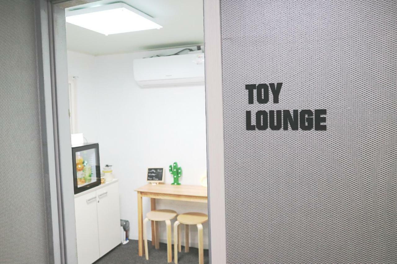 Toy Guesthouse Сеул Экстерьер фото